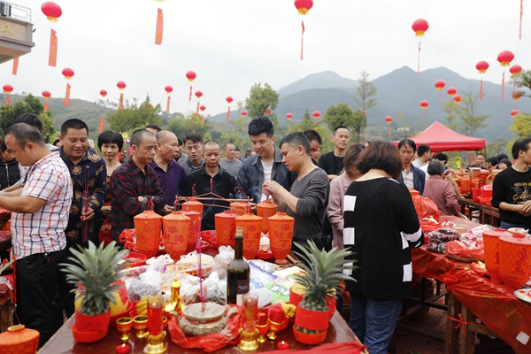 中国侨乡墩坂村举行“谢神”本土民族民俗文化(图5) 中国侨乡墩坂村举行“谢神”本土民族民俗文化(图5)