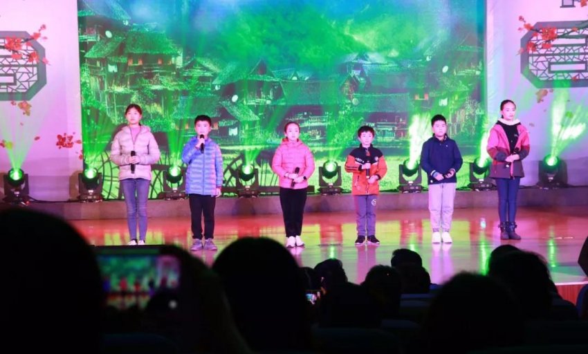 放怀岭南大地 吟诵经典诗文(图8) 放怀岭南大地 吟诵经典诗文(图8)