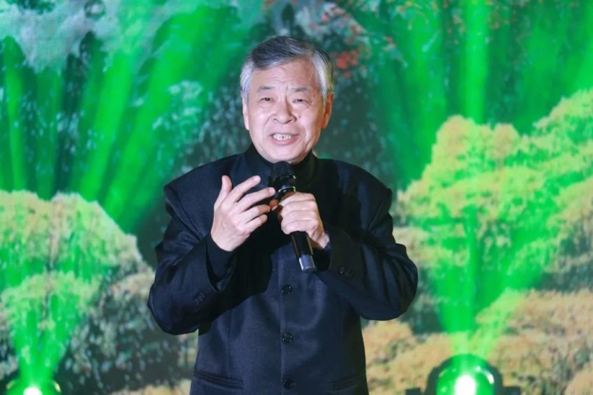 放怀岭南大地 吟诵经典诗文(图11) 放怀岭南大地 吟诵经典诗文(图11)