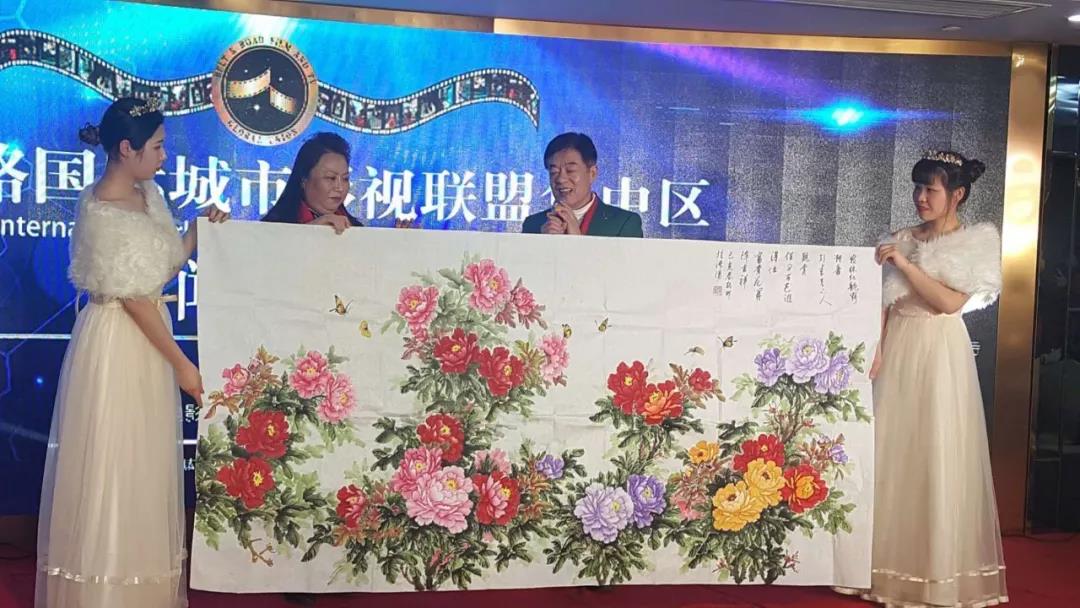 一带一路国际城市影视联盟长沙联盟影视桥正式启动(图8) 一带一路国际城市影视联盟长沙联盟影视桥正式启动(图8)