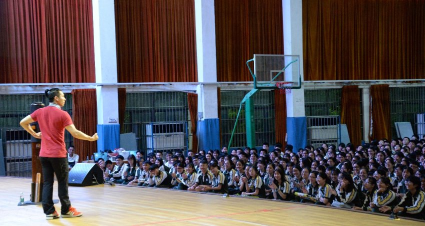 知名粤剧演员给中学生讲述“粤剧与咏春”(图4)