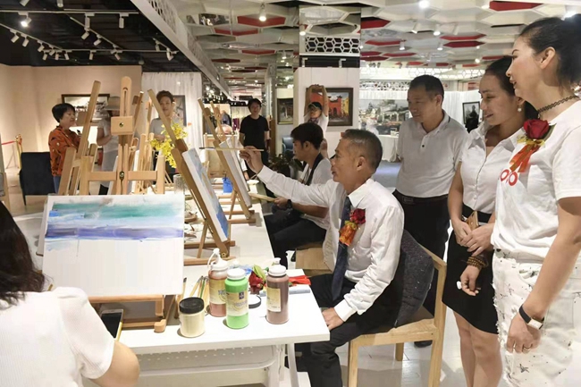 青年油画家何良丰作品“飞入寻常百姓家”(图3) 青年油画家何良丰作品“飞入寻常百姓家”(图3)