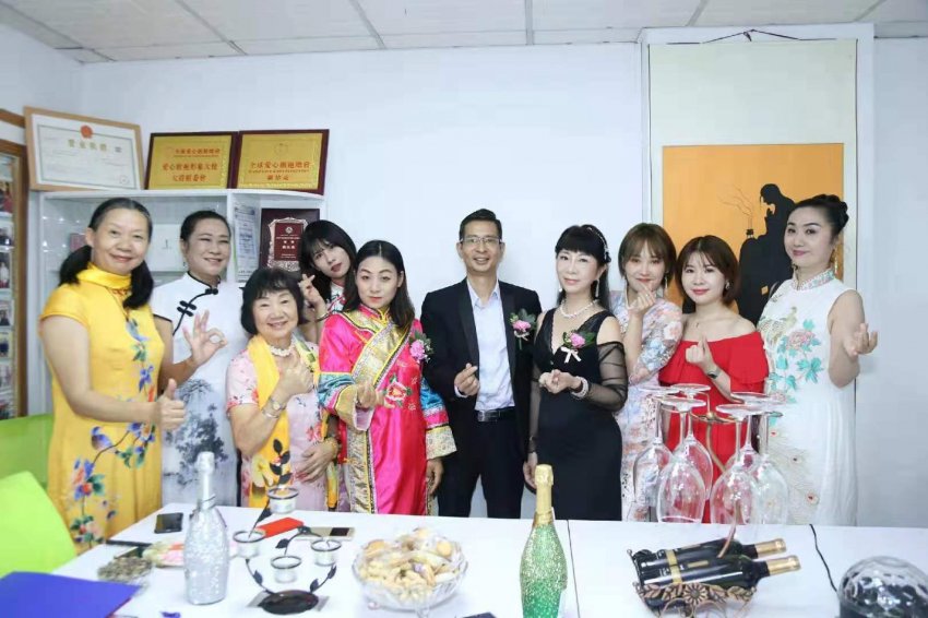 昊亮文化公司乔迁之喜 众多大咖捧场祝贺(图5) 昊亮文化公司乔迁之喜 众多大咖捧场祝贺(图5)