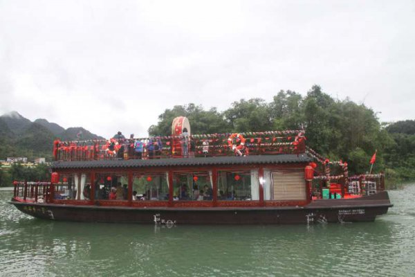 东兰:旅游产业成为带动经济发展“利器”(图3) 东兰:旅游产业成为带动经济发展“利器”(图3)