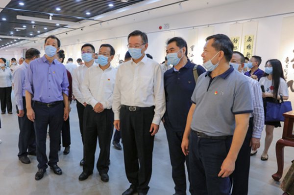 深圳市宝安区政协举办“壮阔四十载·奋进新征程”作品联展(图6) 深圳市宝安区政协举办“壮阔四十载·奋进新征程”作品联展(图6)