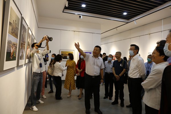 深圳市宝安区政协举办“壮阔四十载·奋进新征程”作品联展(图11) 深圳市宝安区政协举办“壮阔四十载·奋进新征程”作品联展(图11)