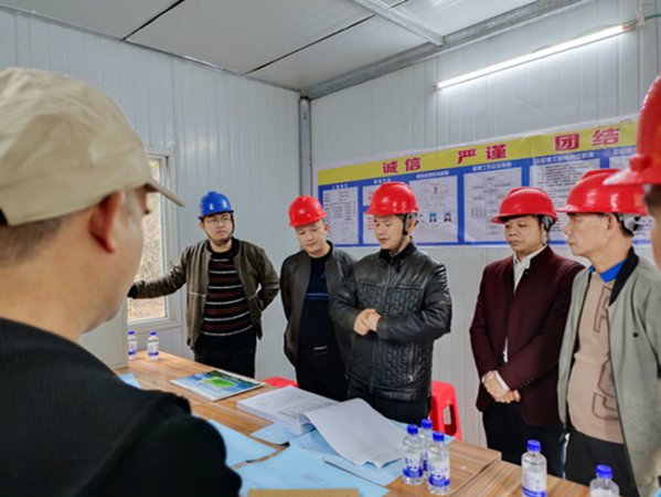 东兰县委书记黄贤昌到长乐宫景区调研(图3) 东兰县委书记黄贤昌到长乐宫景区调研(图3)