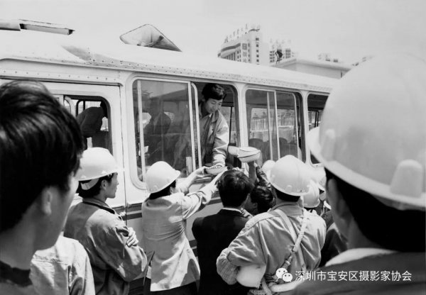 “鹏城赋彩·奋楫扬帆”《深圳宝安摄影12相》第五集主题摄影艺术展参展艺术家(图62) “鹏城赋彩·奋楫扬帆”《深圳宝安摄影12相》第五集主题摄影艺术展参展艺术家(图62)