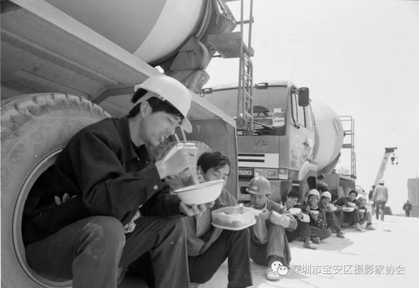 “鹏城赋彩·奋楫扬帆”《深圳宝安摄影12相》第五集主题摄影艺术展参展艺术家(图64) “鹏城赋彩·奋楫扬帆”《深圳宝安摄影12相》第五集主题摄影艺术展参展艺术家(图64)