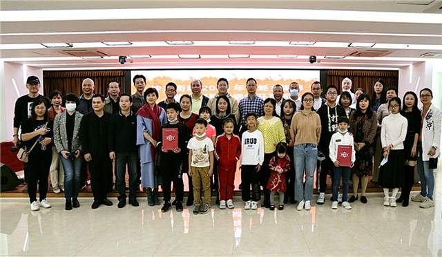 沙井街道2020年“蚝乡湖畔”美术摄影展在沙井街道党建中心圆满闭幕!(图1) 沙井街道2020年“蚝乡湖畔”美术摄影展在沙井街道党建中心圆满闭幕!(图1)