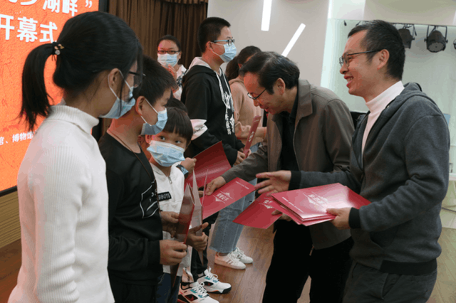 沙井街道2020年“蚝乡湖畔”美术摄影展在沙井街道党建中心圆满闭幕!(图6) 沙井街道2020年“蚝乡湖畔”美术摄影展在沙井街道党建中心圆满闭幕!(图6)