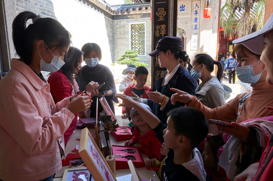 第四届深圳非物质文化遗产周宝安区系列文化活动—— 宝安分会场开幕式暨黄连胜醒狮群英荟(图2) 第四届深圳非物质文化遗产周宝安区系列文化活动|宝安分会场开幕式暨黄连胜醒狮群英荟(图2)