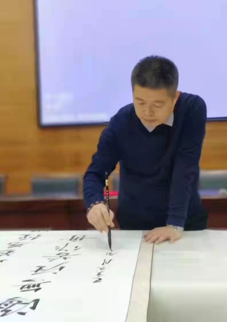 王展亮编著的《颜体书法教程》正式出版发行(图5)