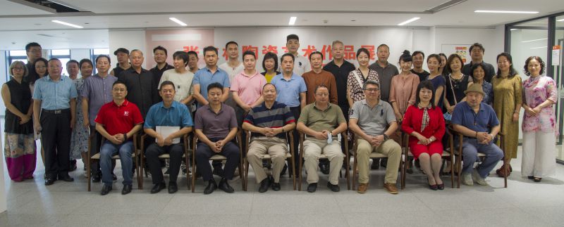 张文林陶瓷艺术作品展在“宝安1990”开幕(图5) 张文林陶瓷艺术作品展在“宝安1990”开幕(图5)