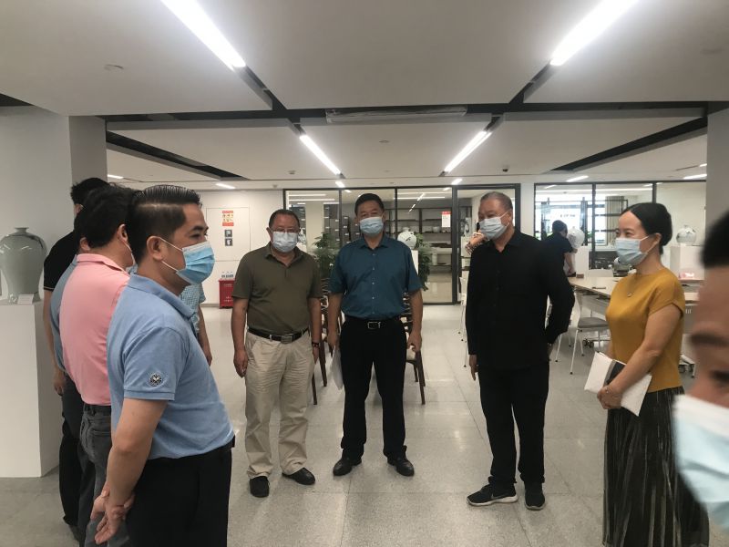 张文林陶瓷艺术作品展在“宝安1990”开幕(图8) 张文林陶瓷艺术作品展在“宝安1990”开幕(图8)