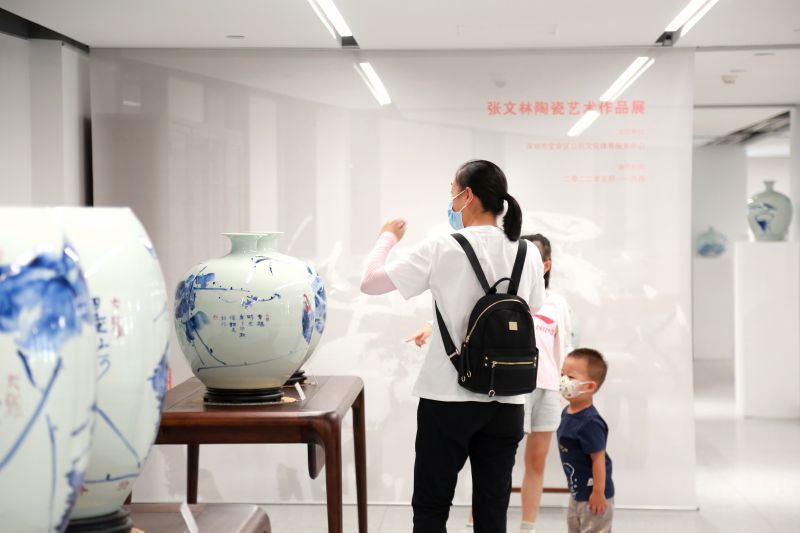 张文林陶瓷艺术作品展在“宝安1990”开幕(图10) 张文林陶瓷艺术作品展在“宝安1990”开幕(图11)