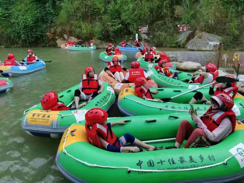 广西东兰香河漂流游客爆满(图2) 广西东兰香河漂流游客爆满(图2)