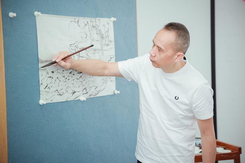  中国美术名家张东再临东莞授课  提升学员中国画创作意识(图3)