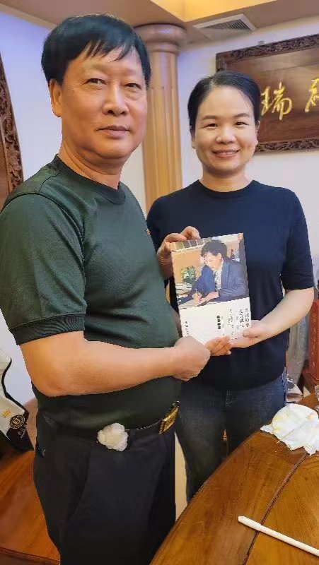 麦钱江诗歌雅集《第一湾之歌》新书在广州举行发布会(图4) 麦钱江诗歌雅集《第一湾之歌》新书在广州举行发布会(图4)