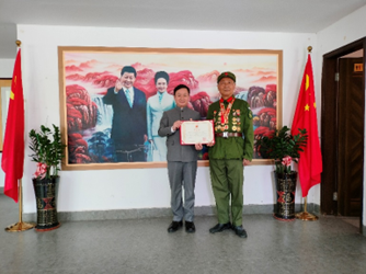 热烈祝贺战斗英雄、一等功臣何思源受任为中国梦联盟高级顾问和中国梦联盟形象大使(图2) 热烈祝贺战斗英雄、一等功臣何思源受任为中国梦联盟高级顾问和中国梦联盟形象大使(图2)