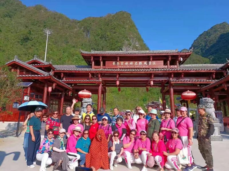 1680660385653362.jpg 东兰巴马三月三迎来游客预定世界长寿乡火爆(图2)