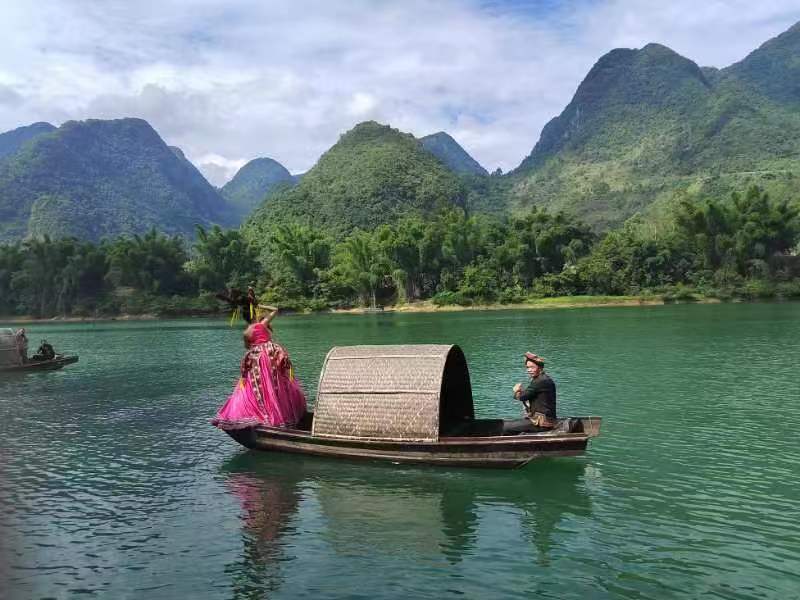 1680660651454070.jpg 东兰巴马三月三迎来游客预定世界长寿乡火爆(图3)