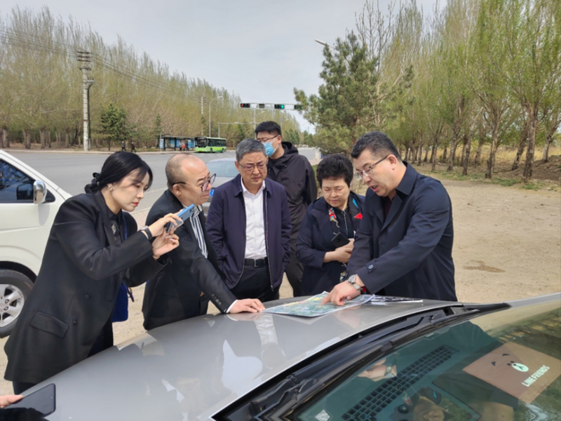 齐齐哈尔市委书记沈宏宇会见京海集团董事局主席梁策一行(图4)