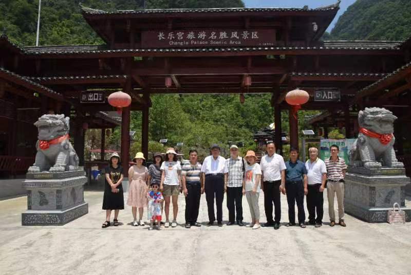 覃绍明到长乐宫景区检查指导工作