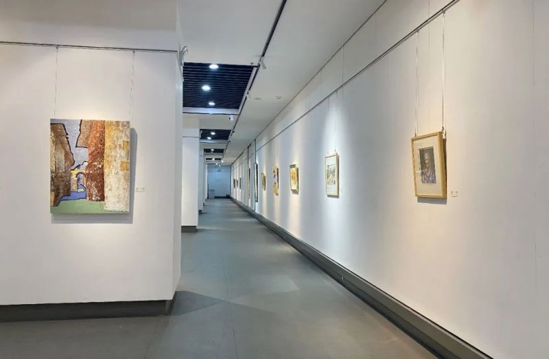 “美丽重生——中国暨深圳·宝安女画家优秀作品邀请展”在宝安图书馆开幕(图8)