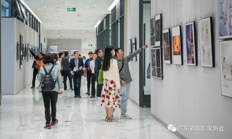 广东省第29届摄影展览开幕暨颁奖仪式宝安区美术馆隆重举行(图40) 广东省第29届摄影展览开幕暨颁奖仪式宝安区美术馆隆重举行(图40)
