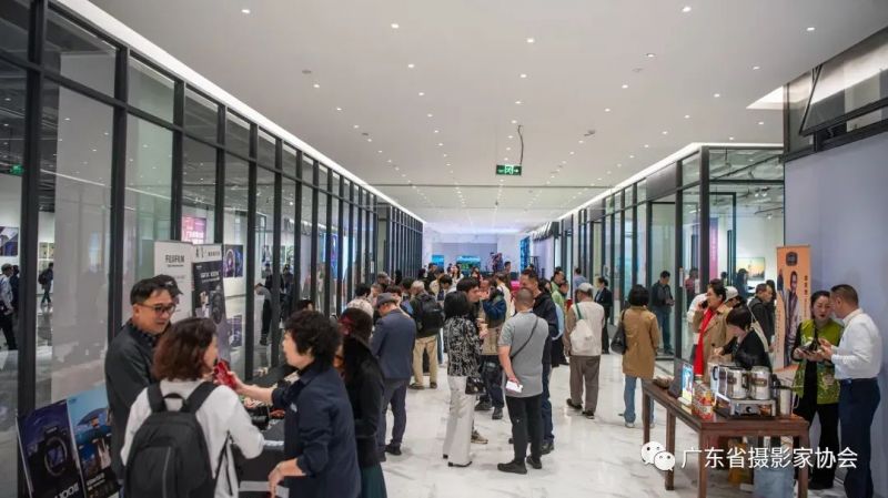 广东省第29届摄影展览开幕暨颁奖仪式宝安区美术馆隆重举行(图44) 广东省第29届摄影展览开幕暨颁奖仪式宝安区美术馆隆重举行(图44)