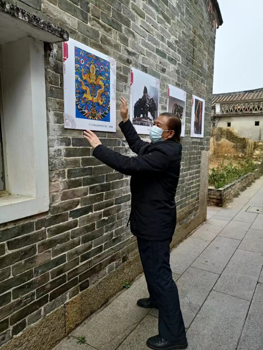 中华百龙图腾艺术展“现身”凤凰古村(图6) 中华百龙图腾艺术展“现身”凤凰古村(图6)