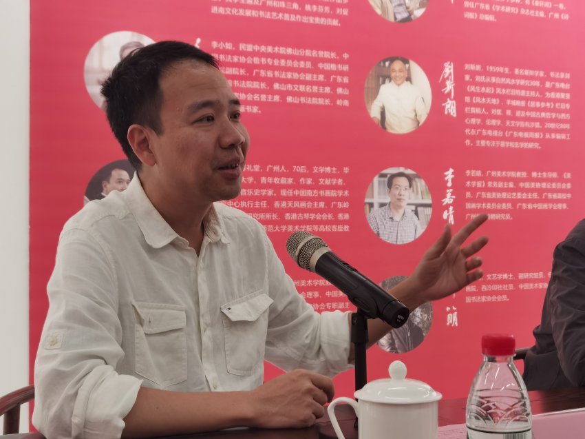 “金玉同馨——当代学人自书诗联展”在宝安1990美术馆开幕(图6) “金玉同馨——当代学人自书诗联展”在宝安1990美术馆开幕(图6)