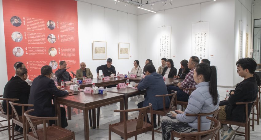 “金玉同馨——当代学人自书诗联展”在宝安1990美术馆开幕(图7) “金玉同馨——当代学人自书诗联展”在宝安1990美术馆开幕(图7)