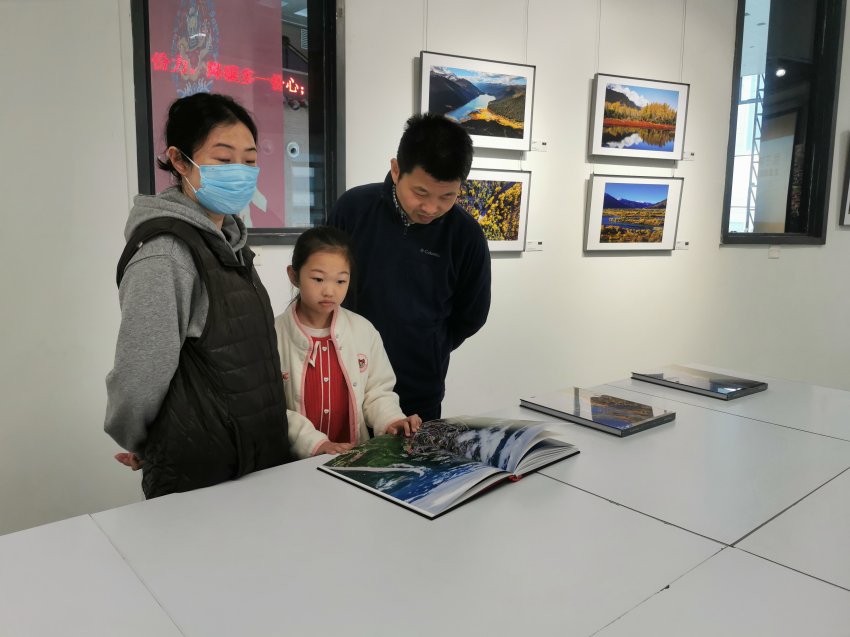 文润山海,粤林情长 !《我在林芝等你》主题摄影展亮相宝安美术馆(图5) 文润山海,粤林情长 !《我在林芝等你》主题摄影展亮相宝安美术馆(图5)