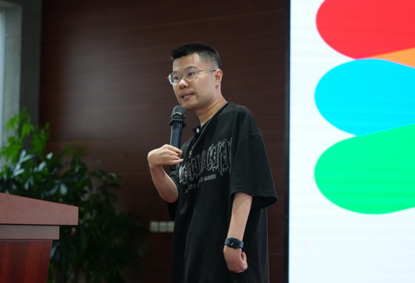 首届“华天杯”科技助残研讨峰会在深举办 ---“A|助翼,点燃残疾人就业新希望”研讨峰会记实(图9) 首届“华天杯”科技助残研讨峰会在深举办 ——“A|助翼,点燃残疾人就业新希望”研讨峰会记实(图9)