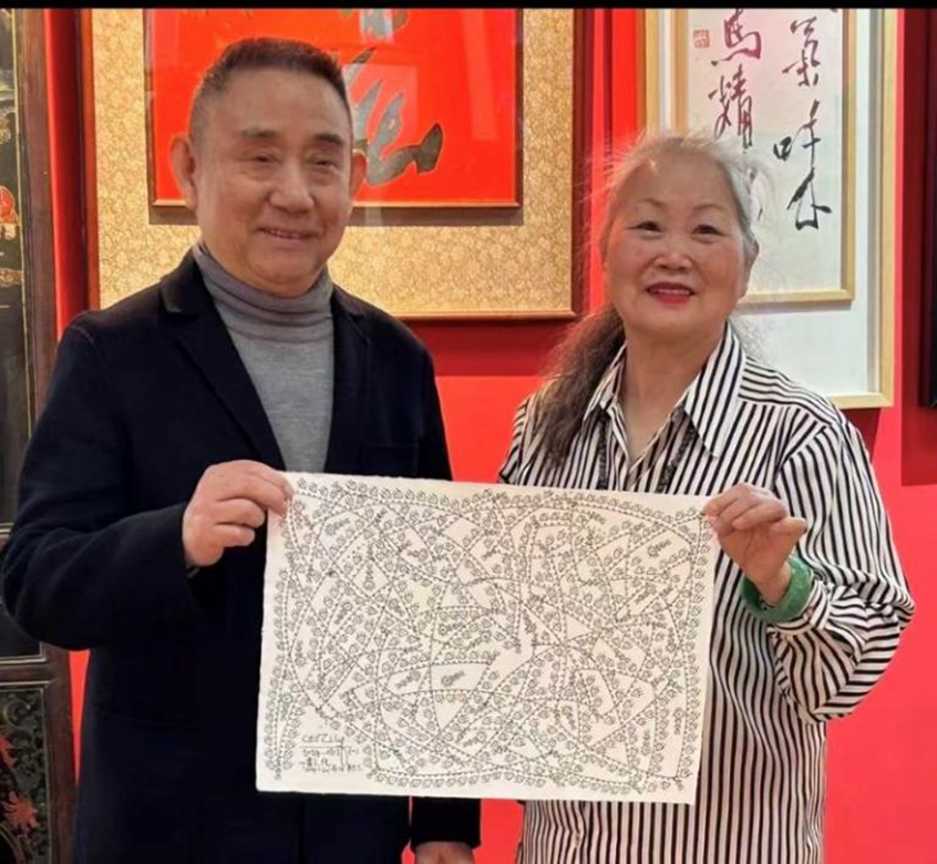 新竹藝術家朱麗麗的《天尋天》《新潮女人》系列創作 應邀參加台南市“黃步青80藝術空間”「五月潮」聯展(图3) 新竹藝術家朱麗麗的《天尋天》《新潮女人》系列創作 應邀參加台南市“黃步青80藝術空間”「五月潮」聯展(图3)