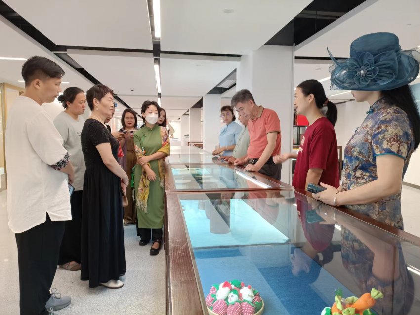 给传统技艺注入时代力量和创新精神!第七届深圳宝安民间工艺美术精品展亮相宝安1990(图3) 给传统技艺注入时代力量和创新精神!第七届深圳宝安民间工艺美术精品展亮相宝安1990(图3)