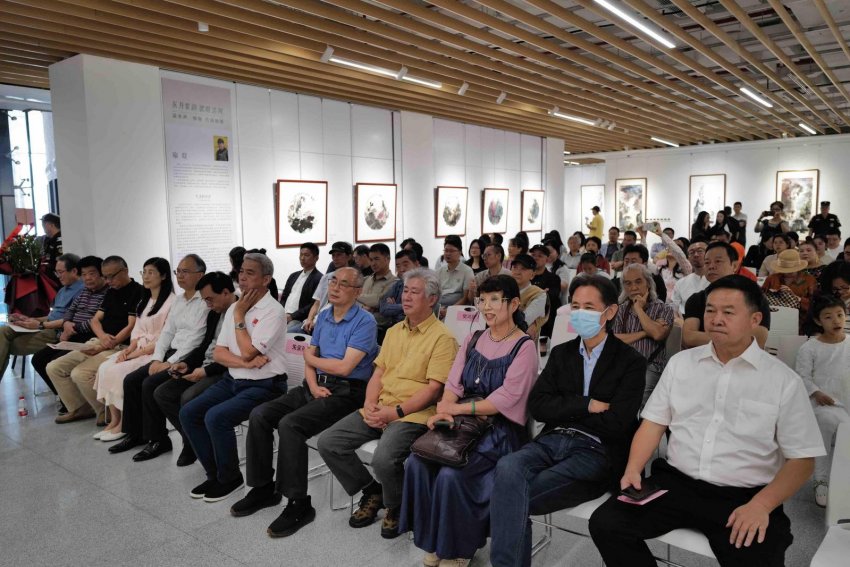 “东升紫韵 欲晓清风——吴冬声、喻哓伉俪画展”在深圳宝安开展(图3) “东升紫韵 欲晓清风——吴冬声、喻哓伉俪画展”在深圳宝安开展(图3)