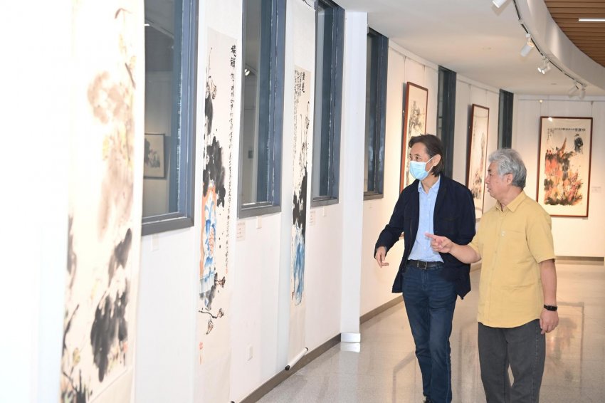 “东升紫韵 欲晓清风——吴冬声、喻哓伉俪画展”在深圳宝安开展(图4) “东升紫韵 欲晓清风——吴冬声、喻哓伉俪画展”在深圳宝安开展(图4)