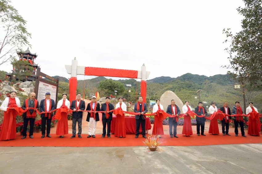 英德地质公园八角亭状元楼剪彩活动圆满落幕 (图3) 英德地质公园八角亭状元楼剪彩活动圆满落幕 (图3)