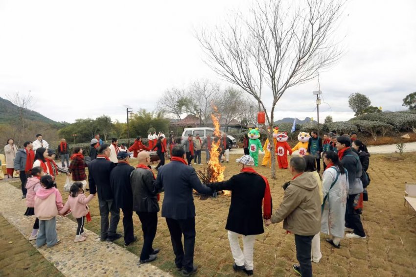 英德地质公园八角亭状元楼剪彩活动圆满落幕 (图13) 英德地质公园八角亭状元楼剪彩活动圆满落幕 (图13)