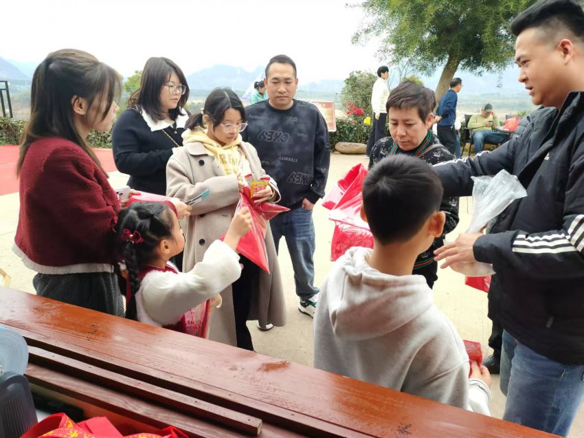 英德茶趣园景区大年初二迎客流热潮1663人次,“纯净园区”理念获游客点赞(图11) 英德茶趣园景区大年初二迎客流热潮1663人次,“纯净园区”理念获游客点赞(图11)