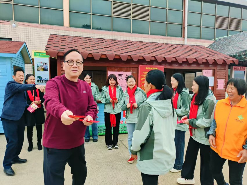 英德茶趣园景区正月初三澳门游客成团 特色体验获赞誉 当天客流量2681人次(图13) 英德茶趣园景区正月初三澳门游客成团 特色体验获赞誉 当天客流量2681人次(图13)