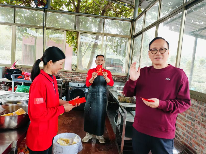 英德茶趣园景区正月初三澳门游客成团 特色体验获赞誉 当天客流量2681人次(图14) 英德茶趣园景区正月初三澳门游客成团 特色体验获赞誉 当天客流量2681人次(图14)