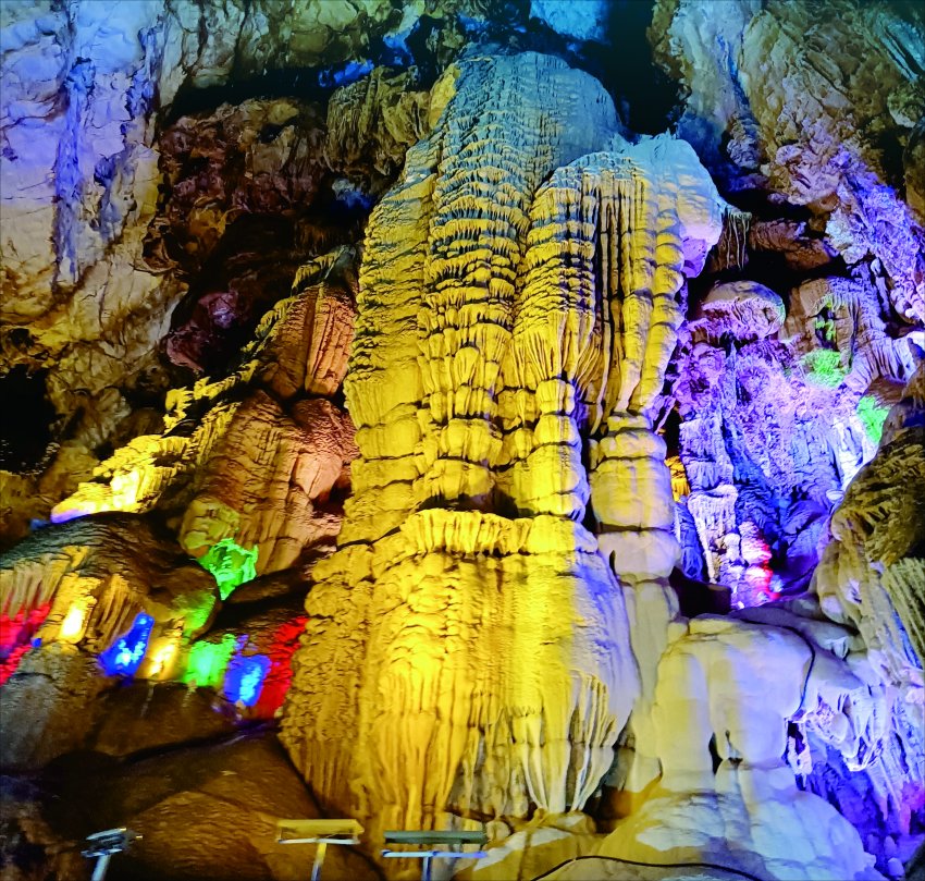 广西东兰长乐宫景区 千年秋枫许愿树 近日引来众多游客(图11)