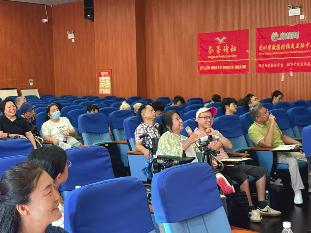 诗意浸润岁月,经典照见心灵—“芬芳诗社” 首期深读诗会文化沙龙成功举办(图11) 诗意浸润岁月,经典照见心灵—“芬芳诗社” 首期深读诗会文化沙龙成功举办(图11)