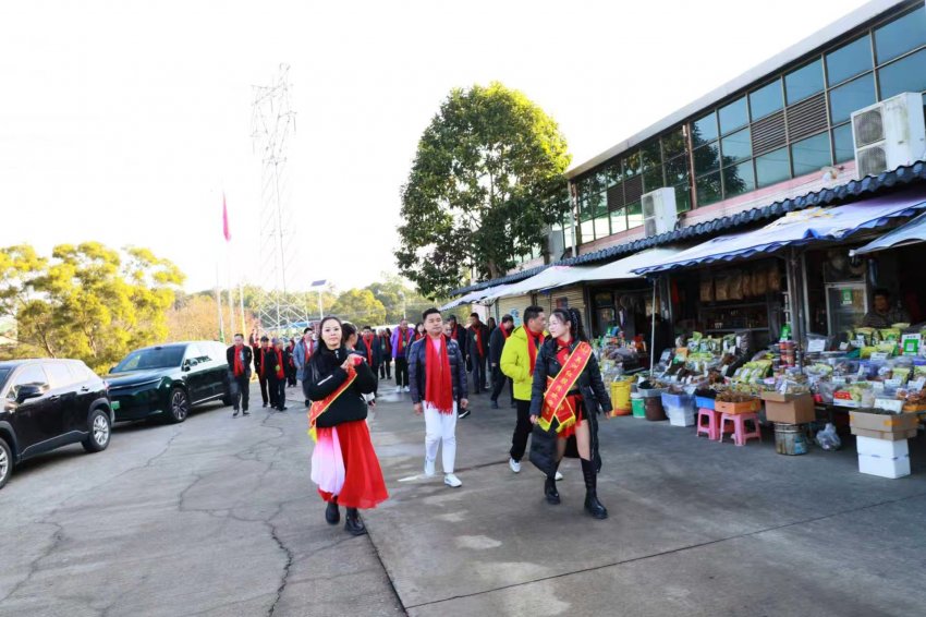 英洲红股份公司签署五项战略协议,深化农文旅产业融合(图6) 英洲红股份公司签署五项战略协议,深化农文旅产业融合(图6)