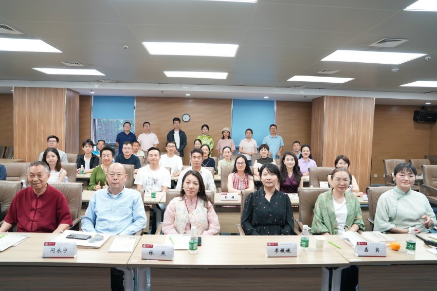武汉大学国学经典与现代经营管理高级研修班(深圳班)公开课暨招生会成功举办(图3) 武汉大学国学经典与现代经营管理高级研修班(深圳班)公开课暨招生会成功举办(图3)