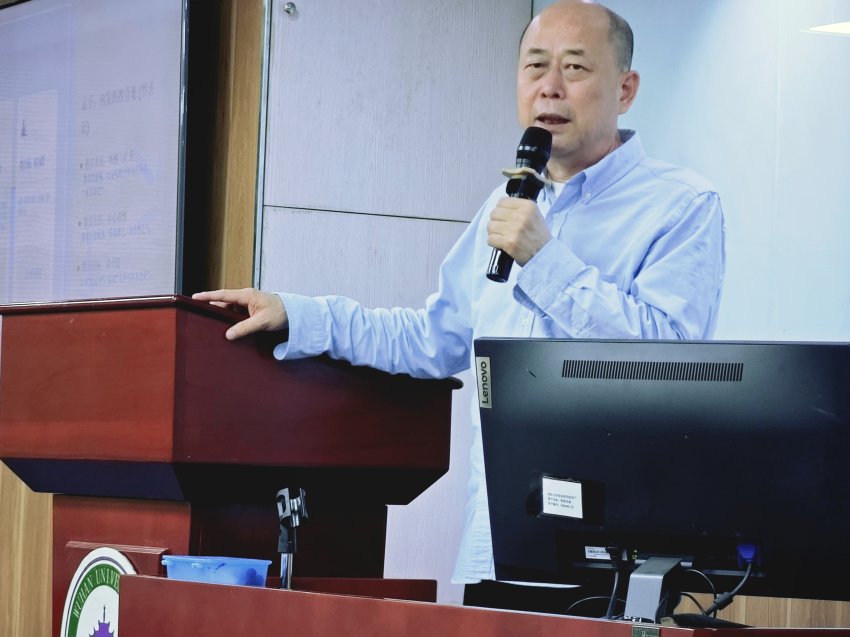 武汉大学国学经典与现代经营管理高级研修班(深圳班)公开课暨招生会成功举办(图2) 武汉大学国学经典与现代经营管理高级研修班(深圳班)公开课暨招生会成功举办(图2)